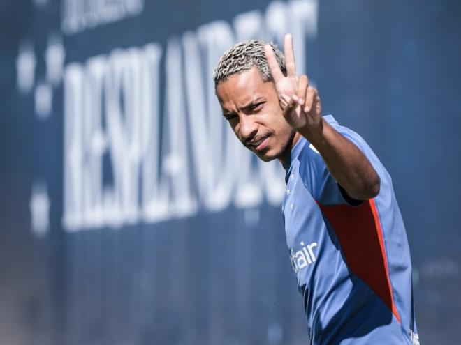 Essa é a primeira convocação do meia para a seleção