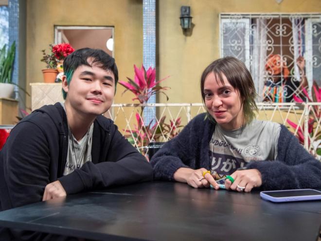 Shunji (Pedro Ogata) e Nana (Valentina Bandeira): amor pela cultura pop