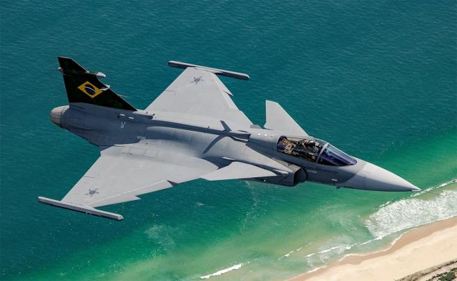 Desde a assinatura do contrato em 2014, até agora foram entregues ao Brasil 8 caças Gripen E, todos produzidos na Suécia, conforme o estabelecido pelas partes