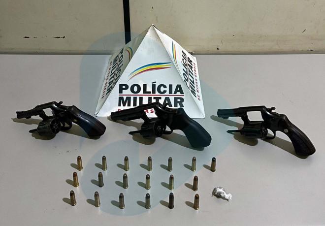 Armas recolhidas com os investigados por envolvimento no crime, presos em Ipatinga  