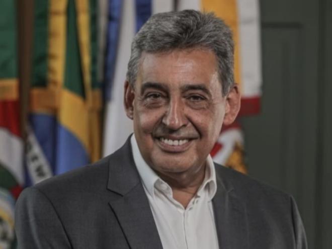 Sebastião Melo continua à frente de Porto Alegre