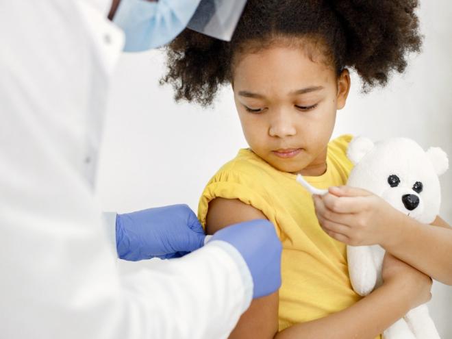 Campanha busca alcançar crianças e adolescentes que ainda não completaram o esquema de vacinas estabelecido pelo Calendário Nacional de Vacinação