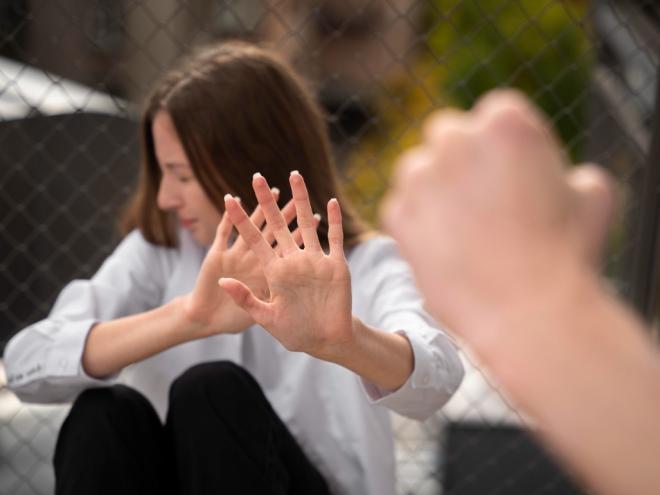 A nova lei amplia a pena para casos de feminicídio, que pode chegar a 40 anos, além de aumentar as punições para quem descumprir medidas protetivas 