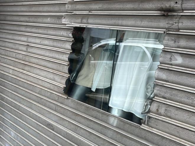 Nem mesmo reforço nas vitrines e portas de lojas têm sido capazes de frear as ações dos ladrões 
