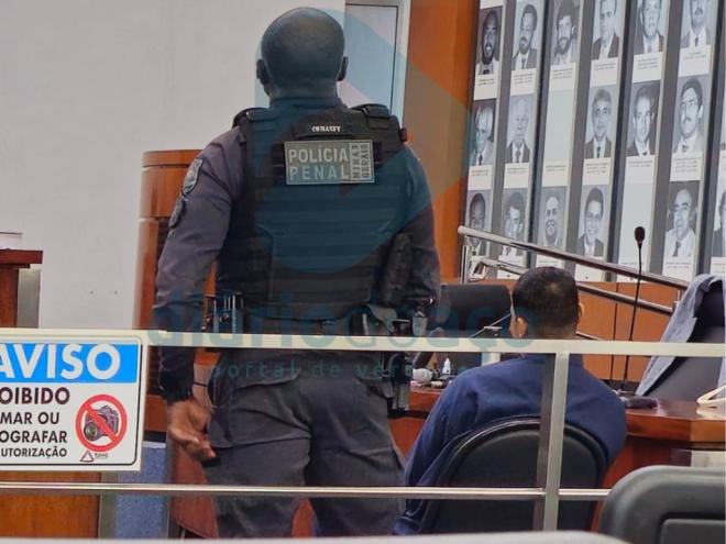 Réu já estava preso e retornou para o sistema prisional após a sessão do Júri Popular 