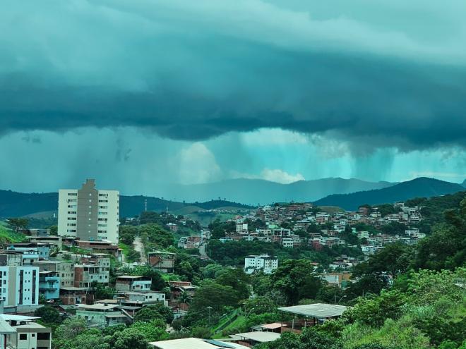 Inmet orienta que a população acompanhe os alertas de monitoramento
