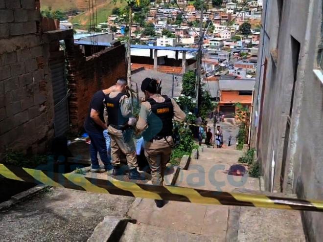 Crime foi praticado na escadaria da rua Saigon, no alto do Bethânia (Morro São Francisco), na tarde desta quinta-feira, 7