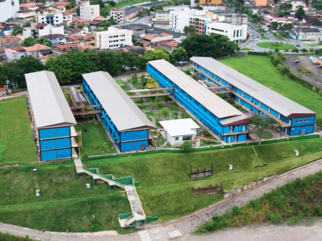 Após a inscrição, o candidato deve comparecer ao Unileste com os documentos exigidos no edital, para efetuar a matrícula
