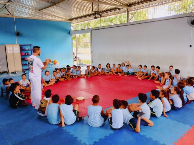 O projeto ?Lutando pela Vida? faz da capoeira um instrumento de transformação social 