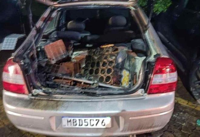 Veículo encontrado com sinais de explosão ao lado do STF