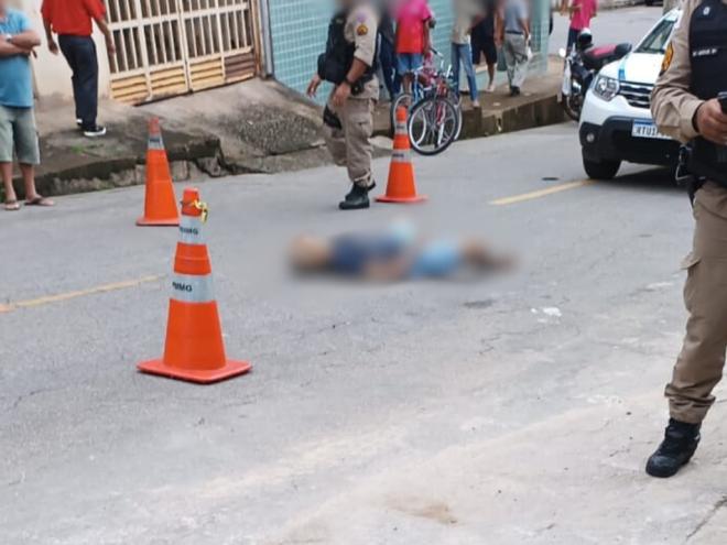 O crime aconteceu na rua Hortência na manhã deste domingo 