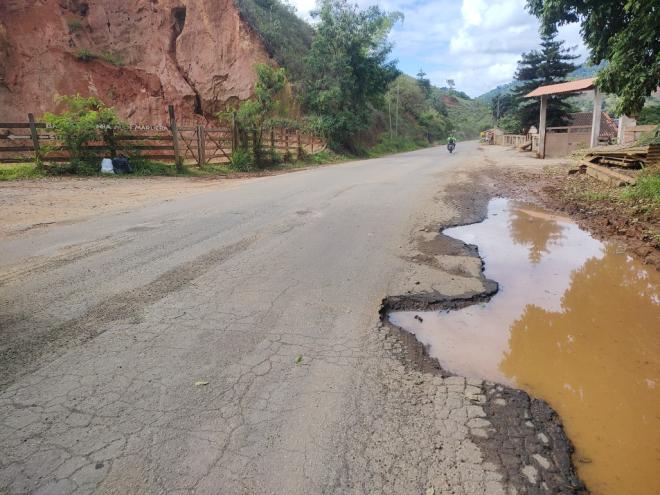 Situação gerou bastante reclamação por parte dos usuários da rodovia