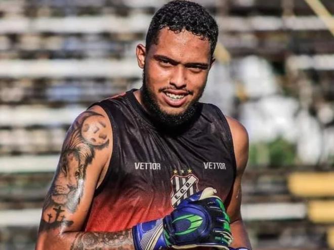 O ex-goleiro da base do Democrata, Flávio Junio Gomes de Souza, tinha 22 anos e nenhuma passagem pela polícia