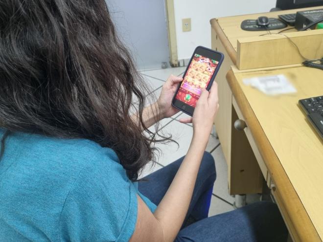 O primeiro contato com o jogo tem intuito de passatempo e/ou ofertas de recompensas rápidas