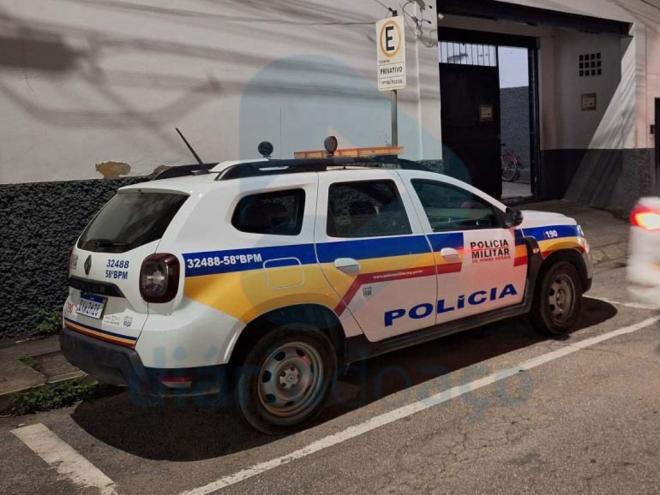 A polícia verificou que um dos ladrões tem cerca de trinta passagens, a maioria por furtos e roubos e o outro tem cerca de 10 registros por furto, receptação, desacato e extorsão mediante sequestro