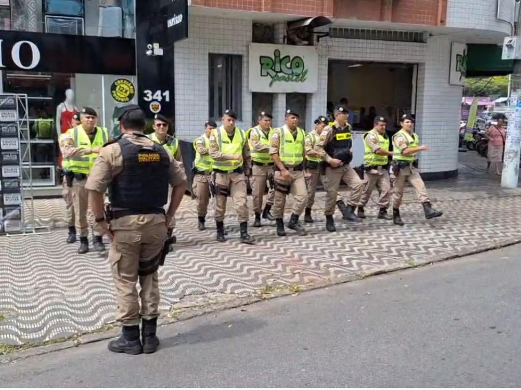 Com o reforço, policiais serão distribuidos em várias ruas com maior movimentação neste período 