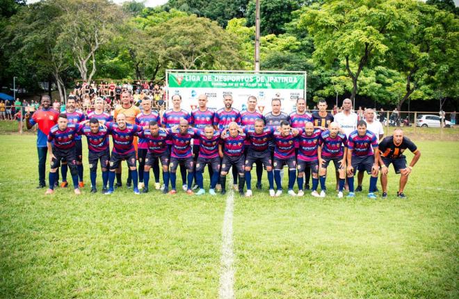 Pose dos campeões antes do bom jogo da final