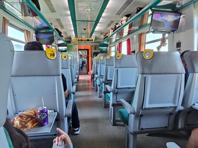 O preço das passagens varia de acordo com as estações de embarque e desembarque e com as classes do vagão