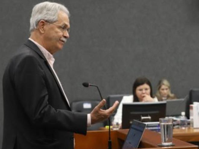 Nilmário Miranda classificou a aprovação da resolução como um marco histórico