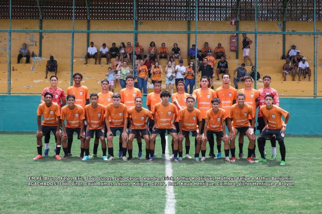 A equipe formada para o jogo decisivo, na Arena Gregorão