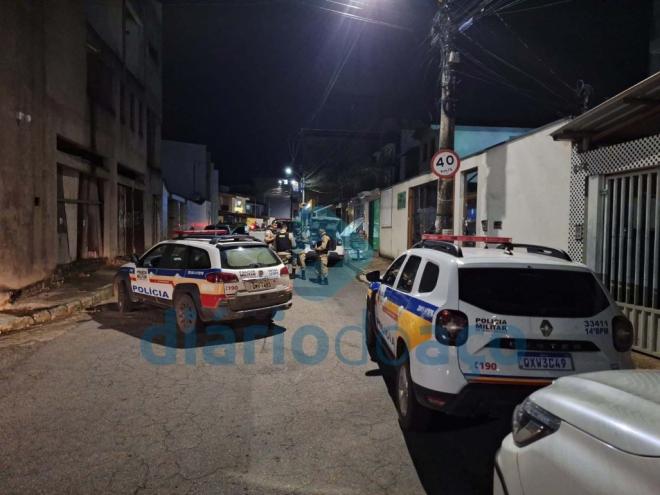 Criminosos renderam família para praticar roubo no Cidade Nova, alguém chamou a polícia e trio acabou preso 