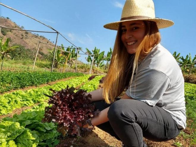 José Zacarias, suas filhas e neta (na foto) atuam com agricultura familiar em sua propriedade, a Fazenda do Zaca 