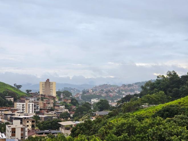 Tempo permanece chuvoso nesta terça-feira, mas o sol volta a partir de quarta-feira, segundo o Cptec