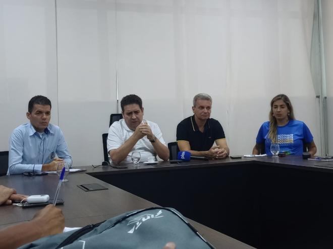 Marcos Vinicius anunciou as medidas do governo para sanar ou amenizar os estragos causados pelo temporal de terça-feira