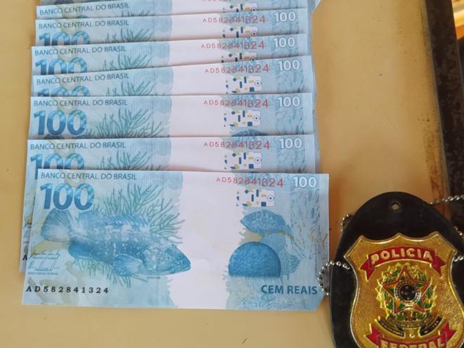 Uma mulher e um homem foram presos pela prática do crime de falsificação de moeda.