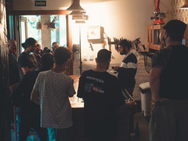 Cidades da região servem de locações para as filmagens de ''Tudo que é Sólido''?