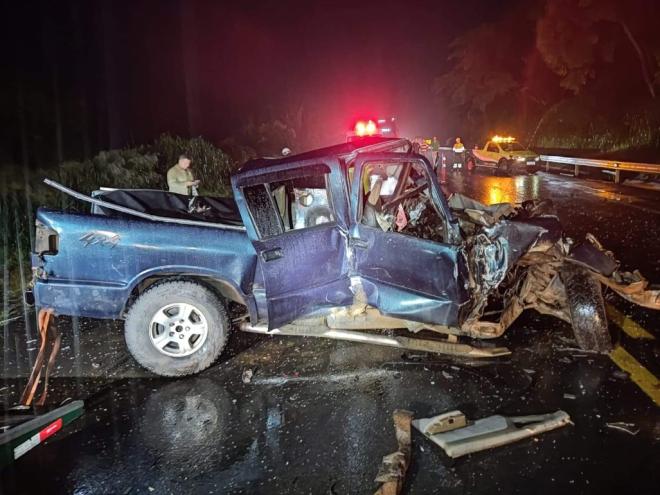Chovia na hora do acidente e o condutor perdeu o controle da direção da S10 
