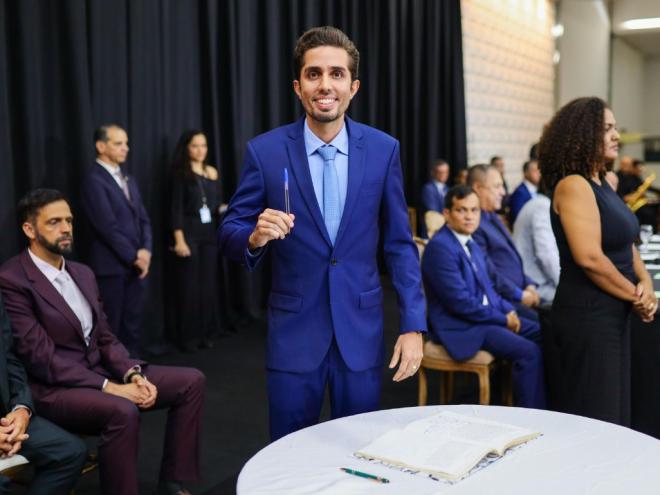 Gustavo agora assume seu segundo mandato, conquistado com votação expressiva 