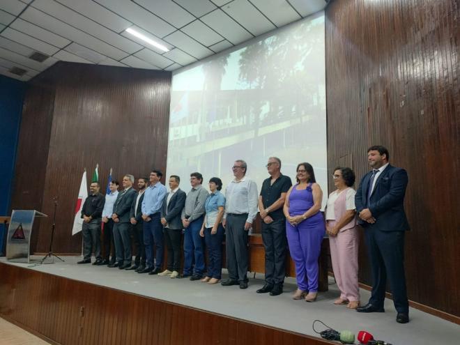 O anúncio dos novos secretários foi feito hoje, na prefeitura