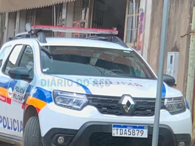 Policiais militares foram ao local do crime, descoberto no início da tarde de quinta-feira