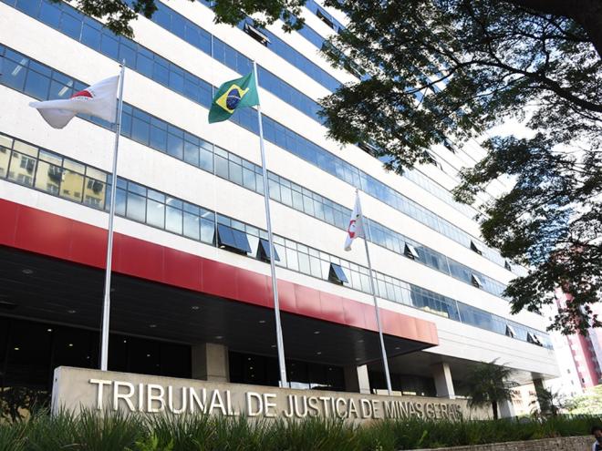 Desistência da compra de álbum de formatura ocorreu seis dias após a contratação