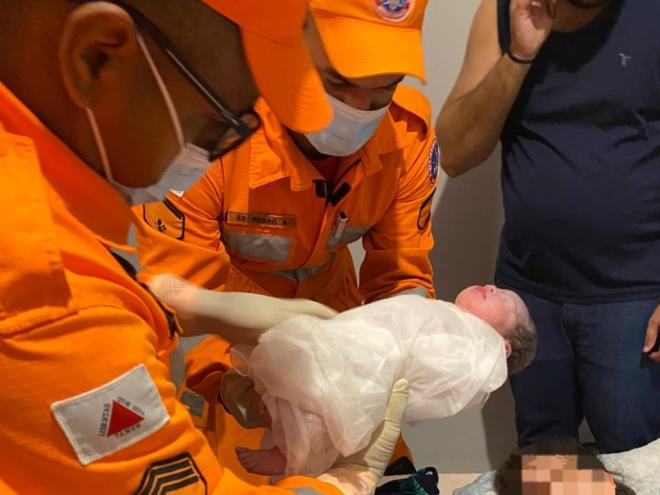 Bombeiros socorreram à mãe que entrou em trabalho de parto no bairro Alegre