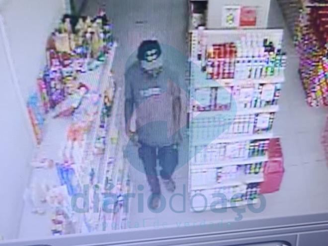 Homem conseguiu vender um dos produtos furtados antes de ser apreendido