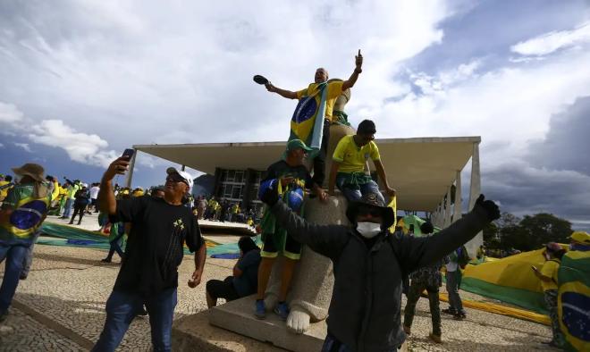 Manifestantes invadem Congresso, STF e Palácio do Planalto. Foto - Marcelo Camargo/Agência Brasil