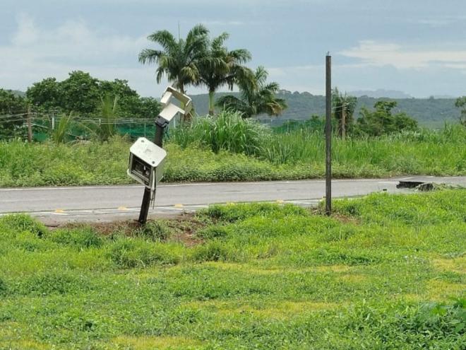 Usuários da rodovia estavam indignados porque radar foi instalado em trecho permeado por crateras e ondulações históricas na pista em frente ao loteamento Parques do Vale 