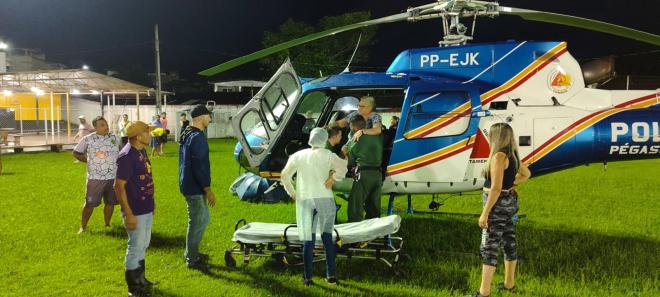 Idosa que estava isolada em uma comunidade rural próxima ao distrito de Bom Jesus do Bagre em Belo Oriente teve que ser resgatada em aeronave da PMMG, pois as estradas estão intransitáveis