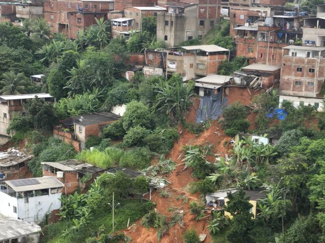 Alto do bairro Bethânia, em Ipatinga, uma das áreas mais atingidas pela catástrofe climática de 12/1