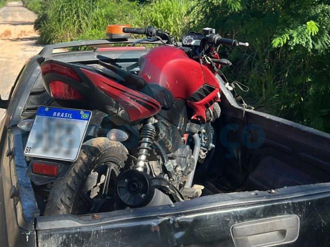 Policiais recuperam em Antônio Dias, motocicleta tomada em roubo em Timóteo 