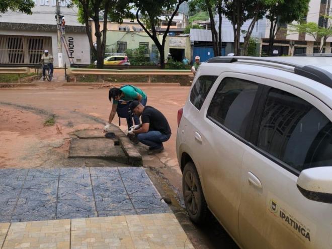 Equipes estão nas ruas atingidas por inundação, abordando os moradores e monitorando as vias públicas 