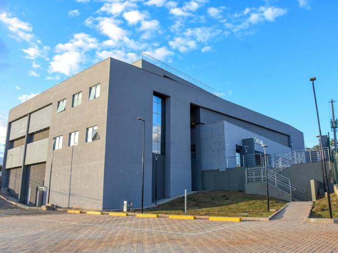 Idoso é portador de esquizofrenia paranoica grave