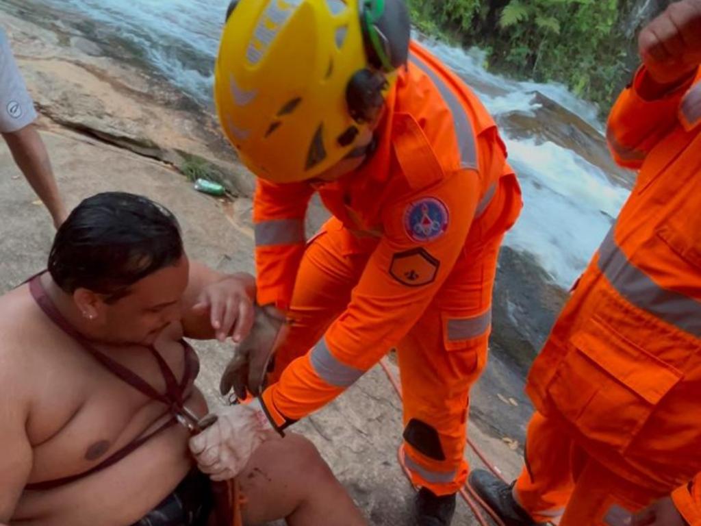 Vítima foi resgatada sem ferimentos graves 