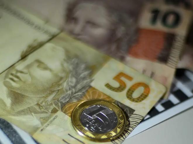 Avaliação é de que dívidas pesarão mais na renda das famílias em 2025