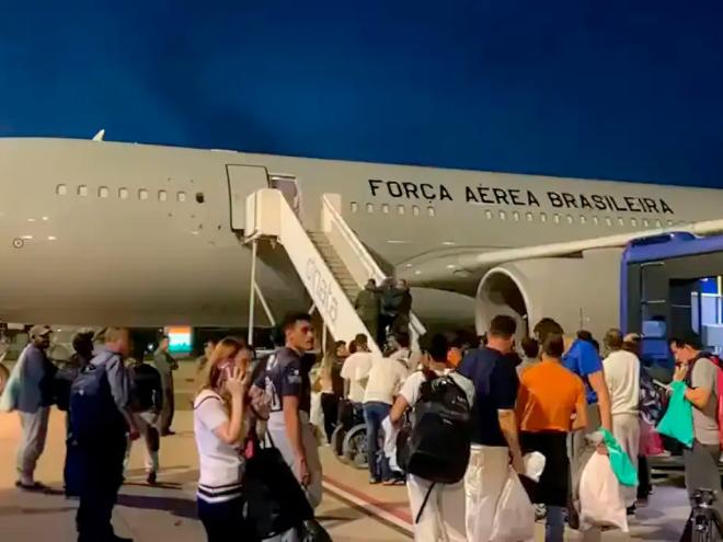Segundo voo vindo dos EUA chegou ontem ao Brasil, com 111 repatriados