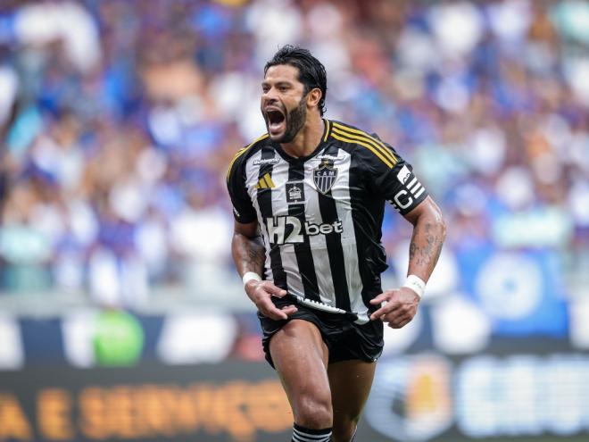 Hulk marcou os dois gols da vitória