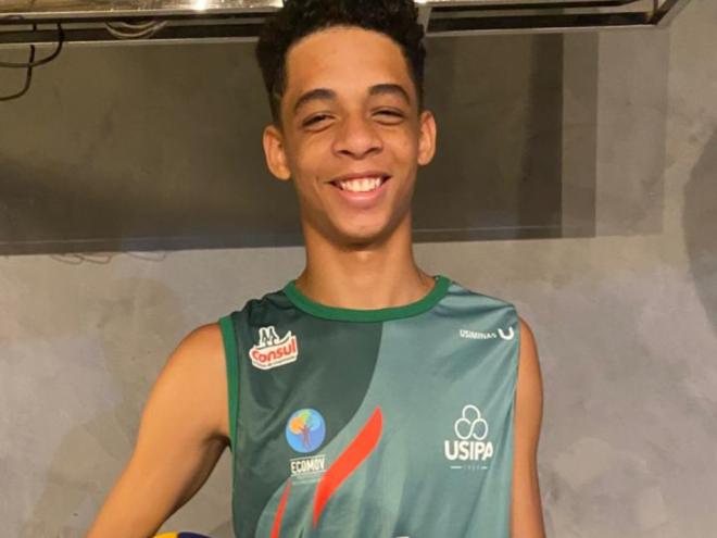 Arthur Lima, de 16 anos e 1,90m de altura, recebeu a convocação para representar Minas Gerais na 1ª Etapa do Campeonato Brasileiro de Seleções 