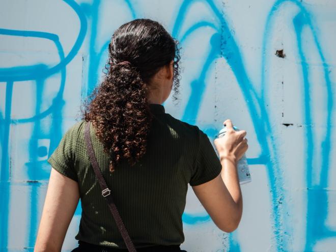 Os artistas locais são valorizados na iniciativa cultural